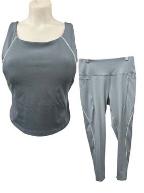 Layer 8 NWT Light Gray Sports Bra and Leggings Set Size L